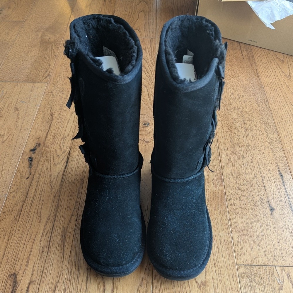 Koolaburra by UGG Victoria Boot Black Suede‎ Bow Kids Sz 3 Sherpa Cozy Faux Fur